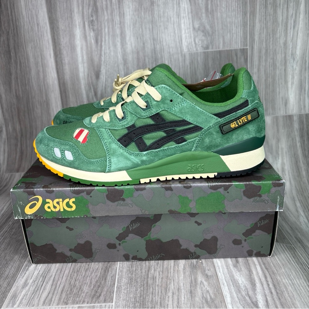 ASICS Men's Green and Yellow Sneakers